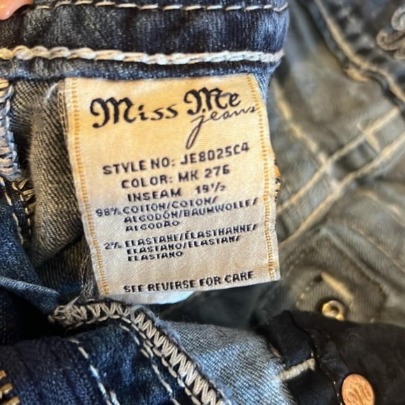 Miss Me Signature Cropped Jeans - Picture 4 of 4